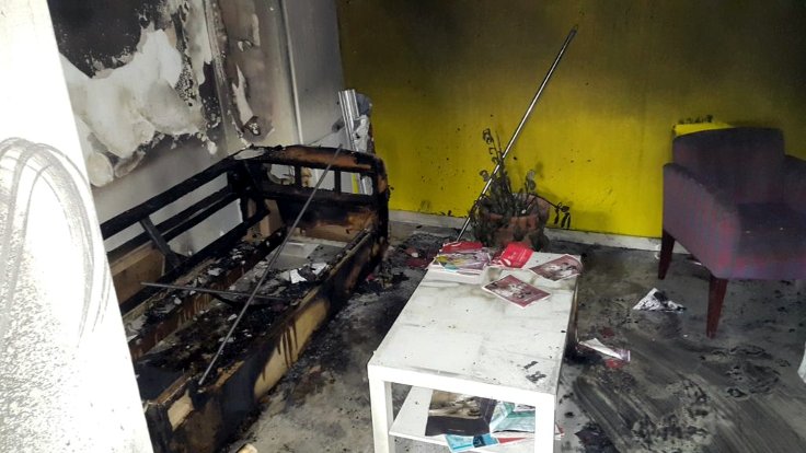 Yunanistan’da gökkuşağı bayraklı tıp merkezine saldırı | Kaos GL - LGBTİ+ Haber Portalı Haber